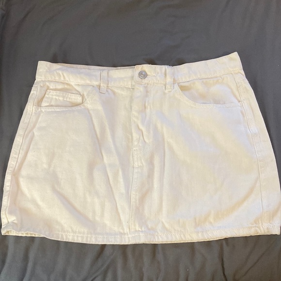 Forever 21 Demini White Mini Skirt - Picture 1 of 4